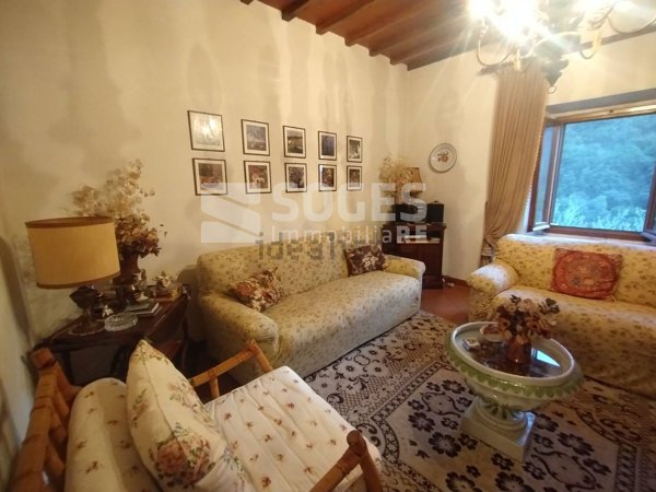 appartamento in vendita a Londa in zona Fornace