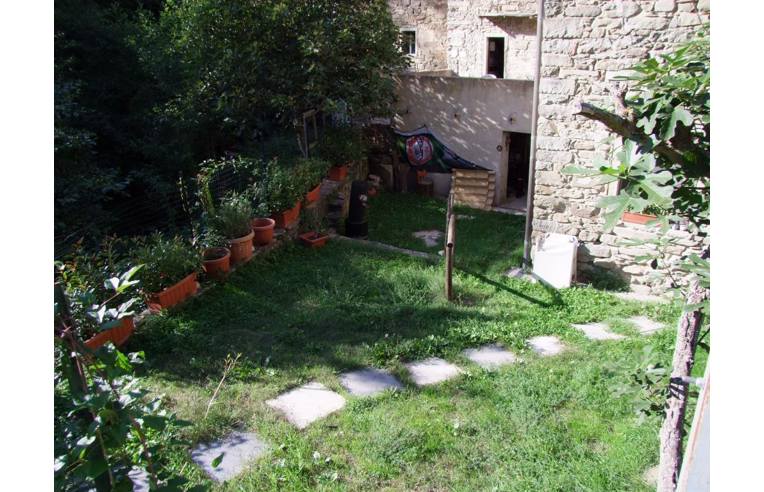 casa indipendente in vendita a Londa in zona Petroio