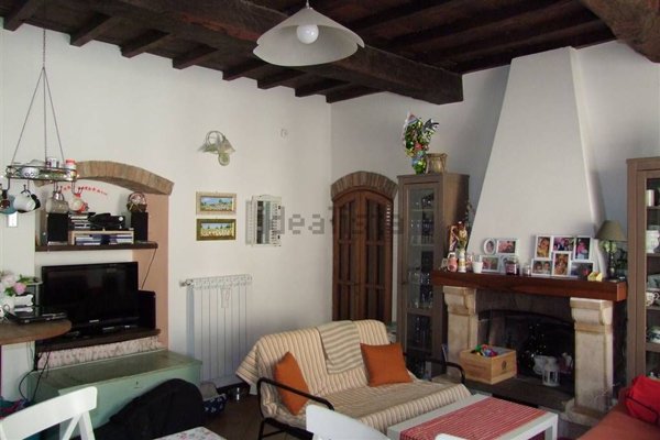 casa indipendente in vendita a Londa