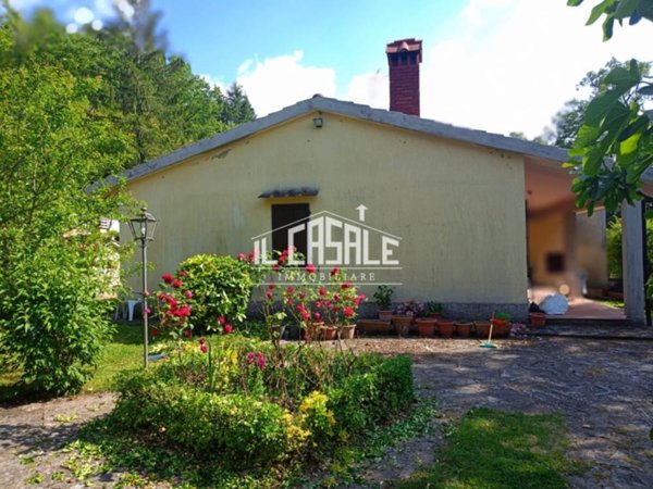casa indipendente in vendita a Londa in zona Rata