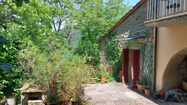 casale in vendita a Londa in zona Rincine