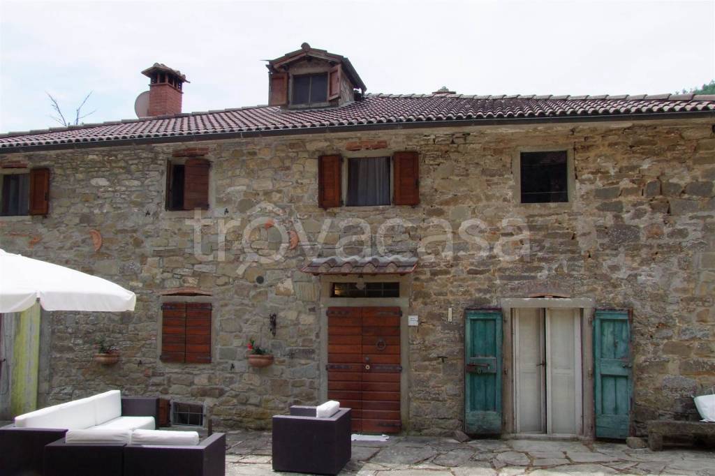 casa indipendente in vendita a Londa in zona Rata