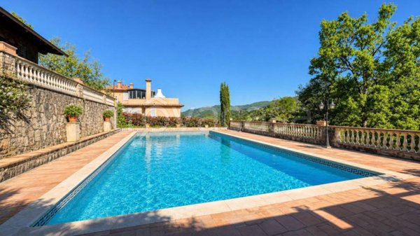 casa indipendente in vendita a Londa in zona Rata