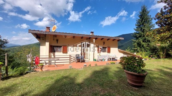 casa indipendente in vendita a Londa in zona Fornace