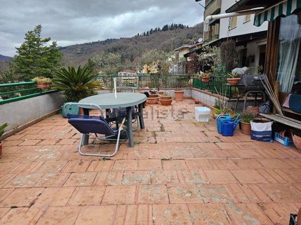 appartamento in vendita a Londa in zona Rata