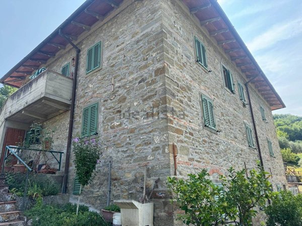 appartamento in vendita a Londa in zona Rata