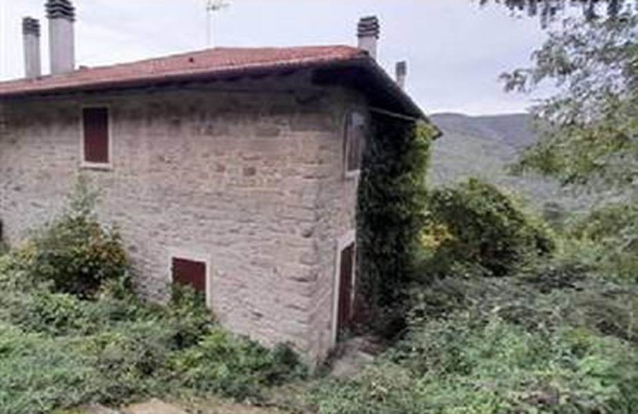 appartamento in vendita a Londa in zona Rata