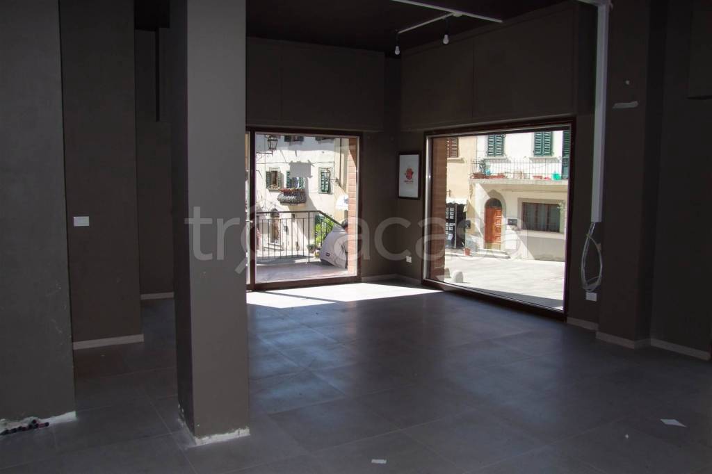 negozio in vendita a Londa