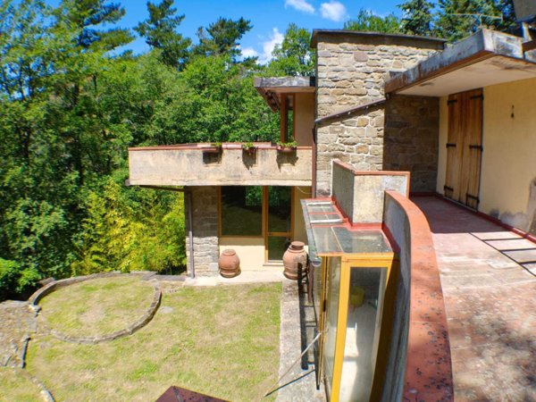 casa indipendente in vendita a Londa in zona Petroio