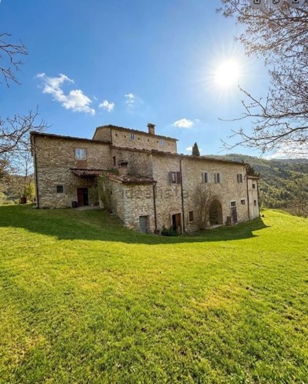 casa indipendente in vendita a Marradi in zona Crespino