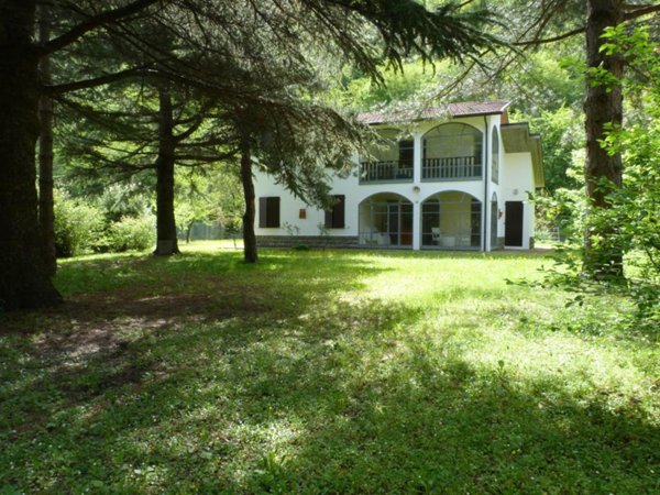 casa indipendente in vendita a Marradi in zona Crespino