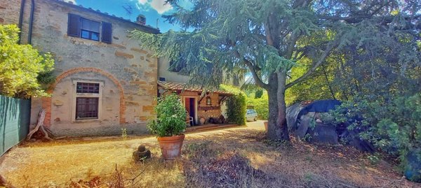 casa indipendente in vendita a Montaione in zona Mura