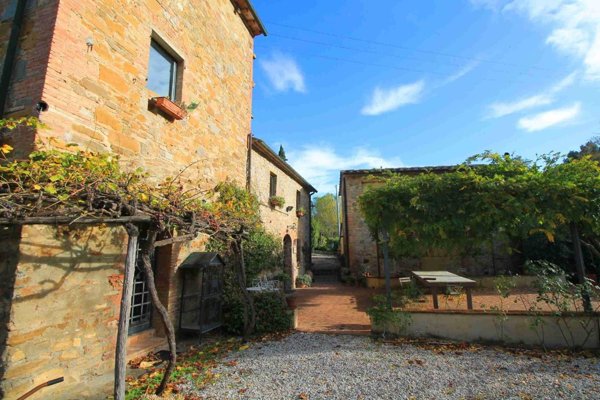 casa indipendente in vendita a Montaione in zona Castelfalfi