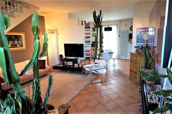intera palazzina in vendita a Montaione in zona Mura