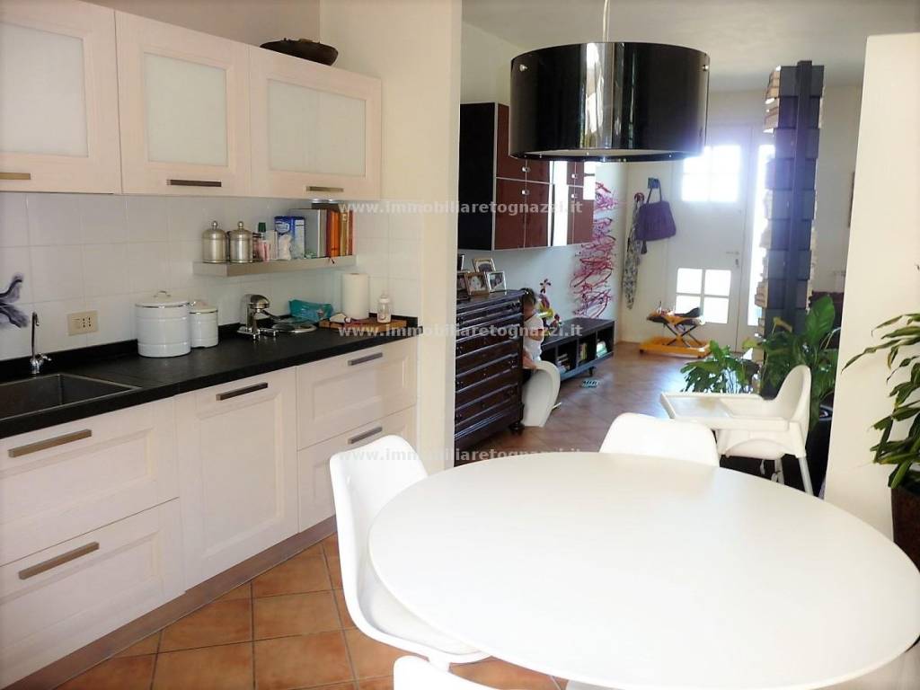 casa indipendente in vendita a Montaione in zona Mura