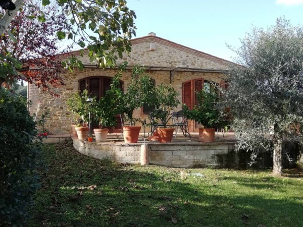 casa indipendente in vendita a Montaione in zona Alberi