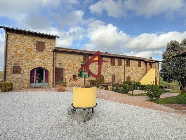casa indipendente in vendita a Montaione
