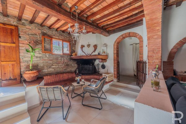 casa indipendente in vendita a Montaione in zona Alberi