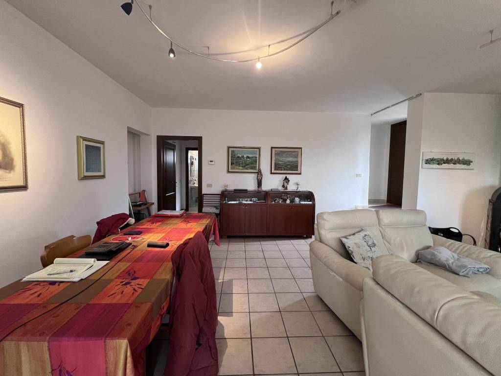 casa indipendente in vendita a Montaione