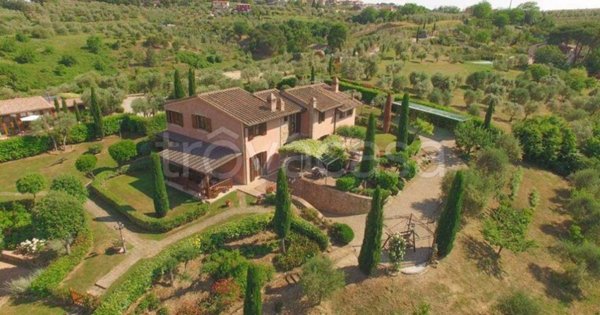 casa indipendente in vendita a Montaione