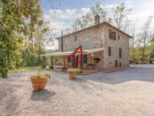 casa indipendente in vendita a Montaione