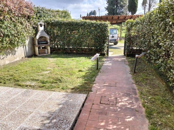 appartamento in vendita a Montaione in zona Mura