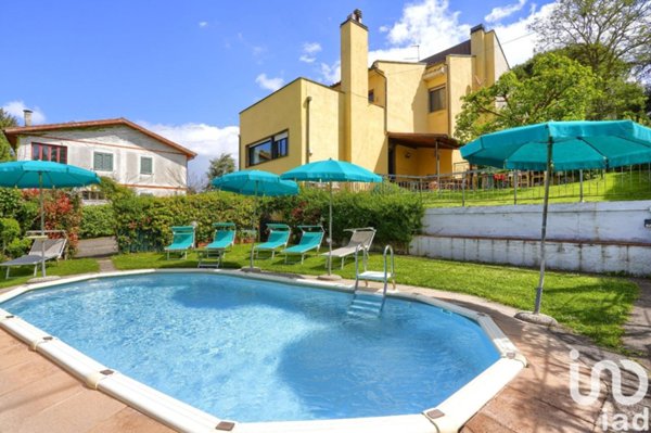 casa indipendente in vendita a Montaione in zona Castelfalfi