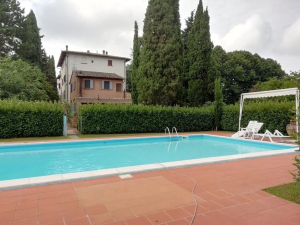 pentavano in vendita a Montaione in zona San Vivaldo