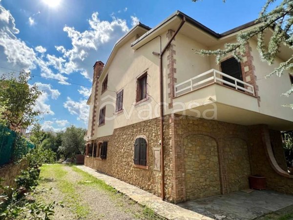 casa indipendente in vendita a Montaione