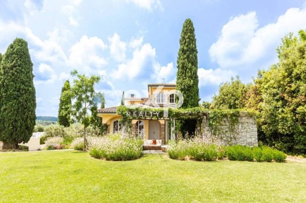 casa indipendente in vendita a Montaione in zona Castelfalfi