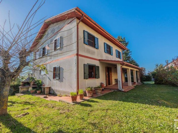 casa indipendente in vendita a Montaione