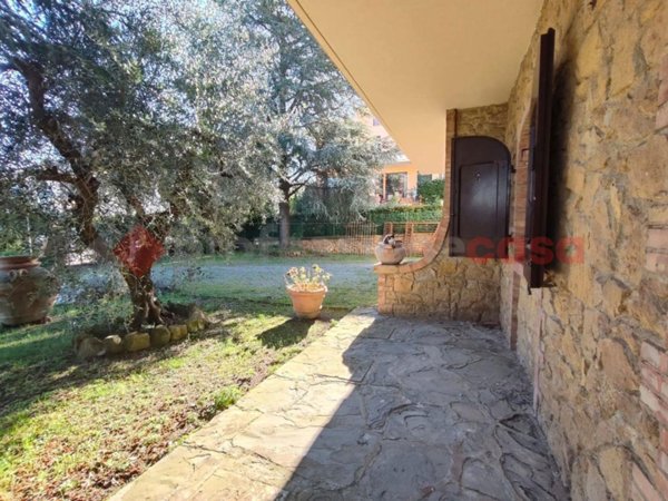 casa indipendente in vendita a Montaione
