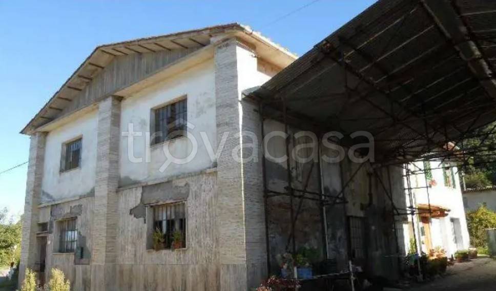 locale commerciale in vendita a Montaione