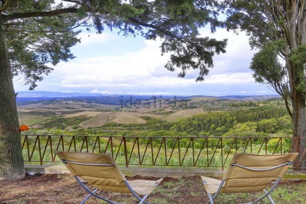 appartamento in vendita a Montaione in zona Castelfalfi