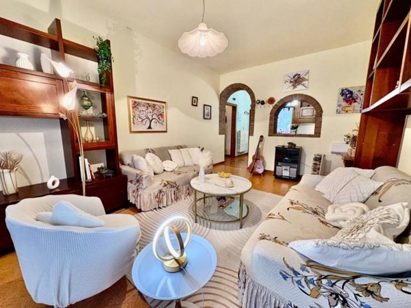 appartamento in vendita a Montaione in zona Mura