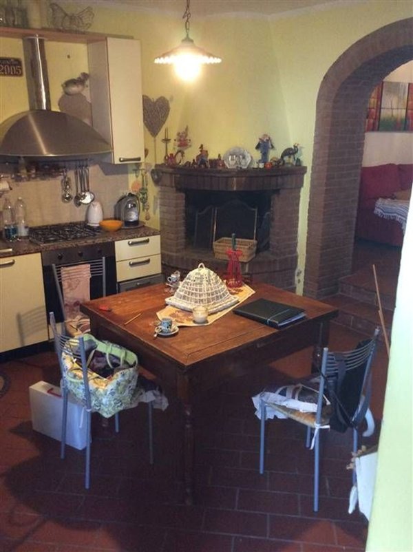 appartamento in vendita a Montaione in zona Sughera