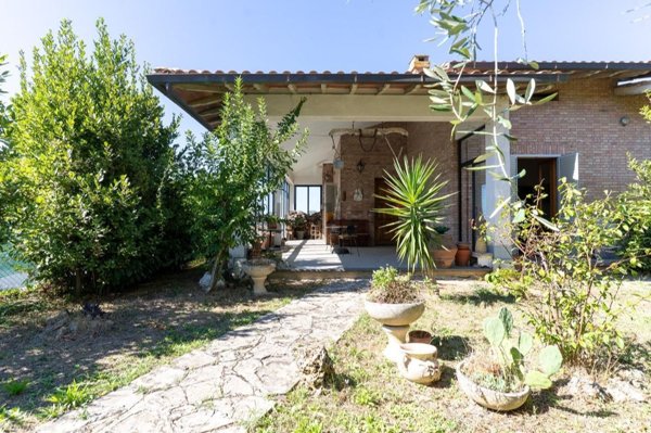 casa indipendente in vendita a Montaione