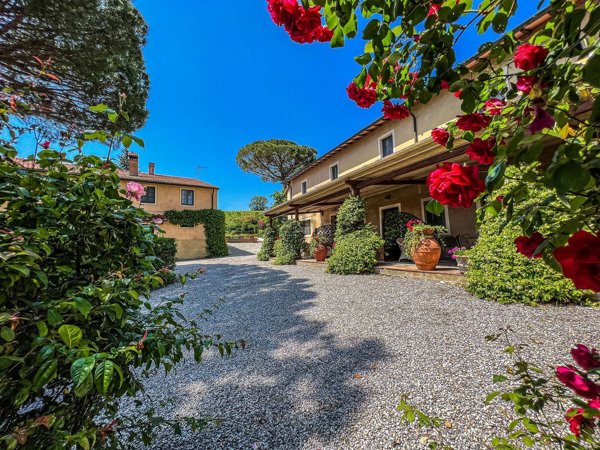 casa indipendente in vendita a Montaione