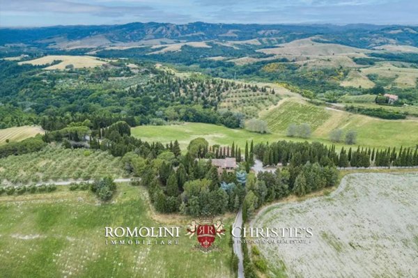 villa in vendita a Montaione in zona Castelfalfi