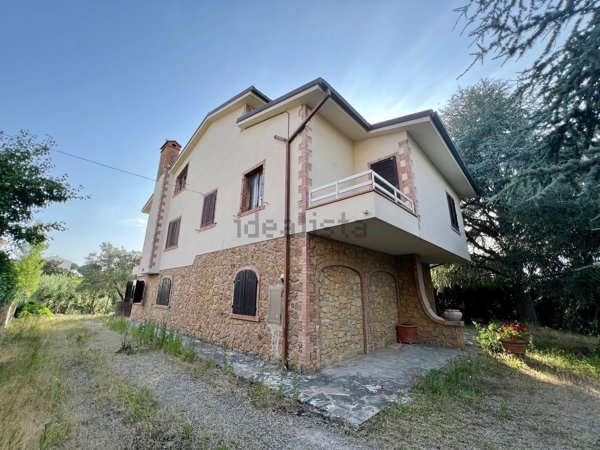 casa indipendente in vendita a Montaione