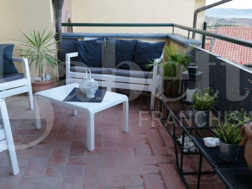 appartamento in vendita a Montaione in zona Mura
