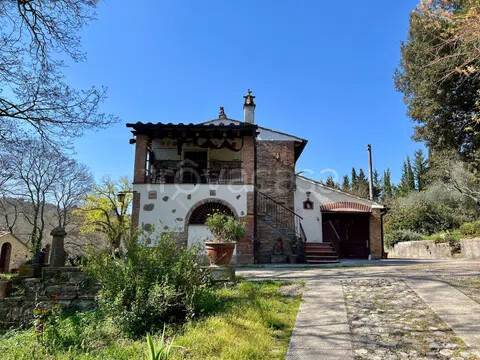 casa indipendente in vendita a Montaione in zona Castelfalfi