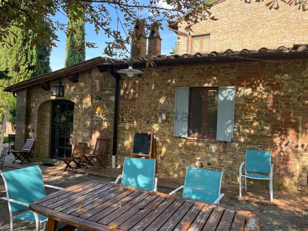 casa indipendente in vendita a Montaione in zona Castelfalfi