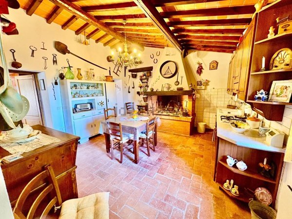 appartamento in vendita a Montaione in zona Iano