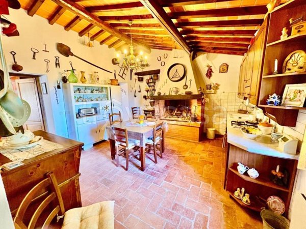 appartamento in vendita a Montaione in zona Iano
