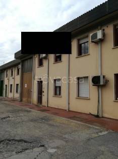 locale commerciale in vendita a Montelupo Fiorentino in zona Camaioni