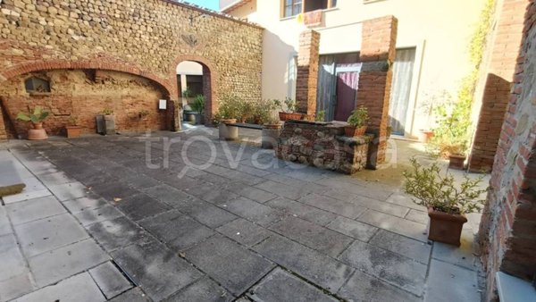 negozio in vendita a Montelupo Fiorentino in zona Samminiatello