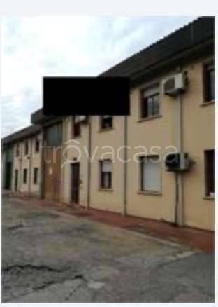 locale commerciale in vendita a Montelupo Fiorentino in zona Camaioni