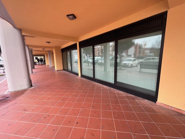 locale commerciale in vendita a Montelupo Fiorentino