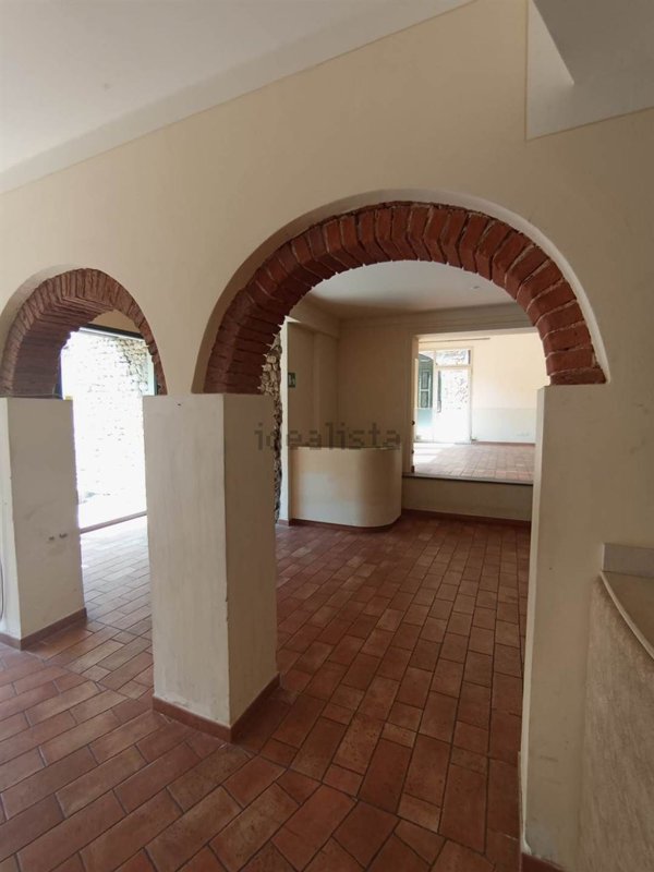 locale commerciale in vendita a Montelupo Fiorentino